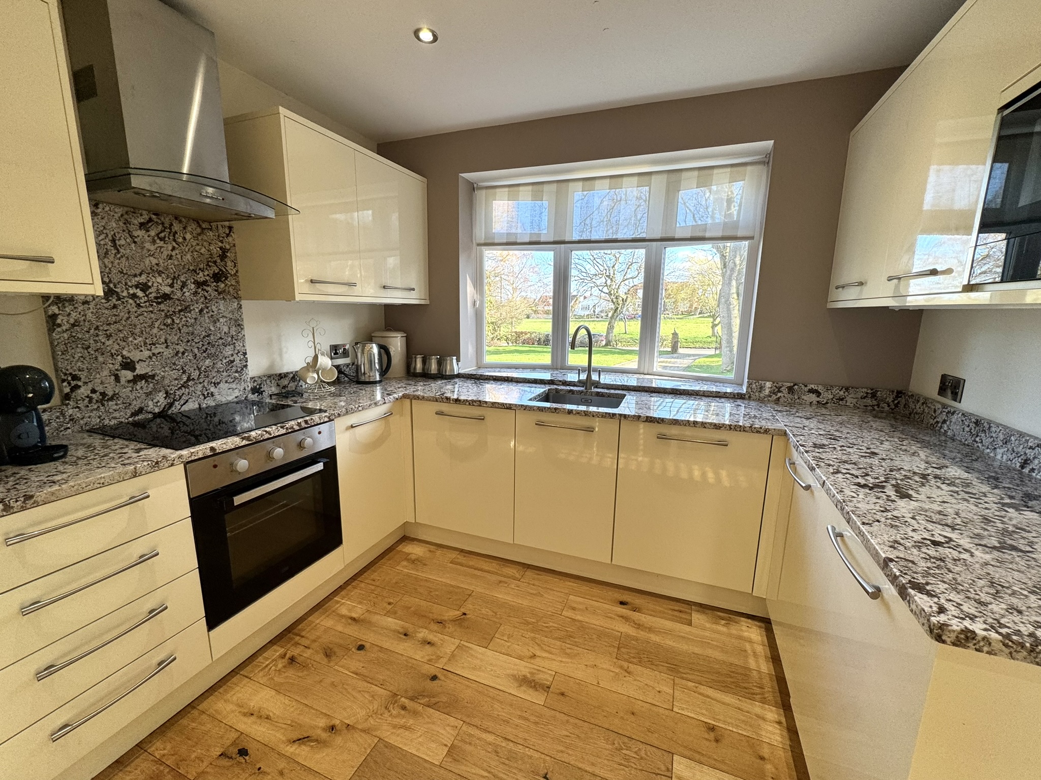 Longfield House, Newby, TS8 0AQ - Image 11